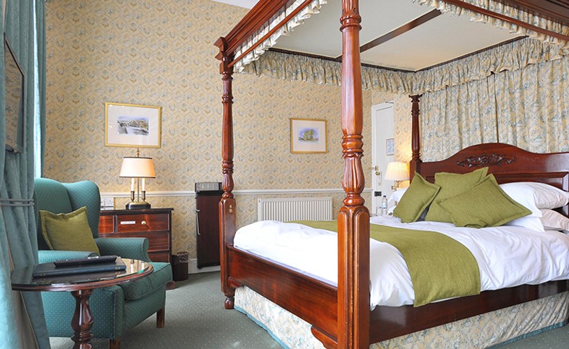 Four-poster bed at The Royal Hotel